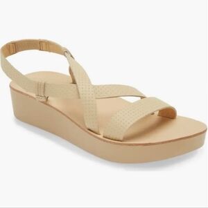 OluKai Onohi Strappy Leather Platform Sandals Warm Beige Women’s Size 7